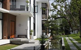 Aura Villa